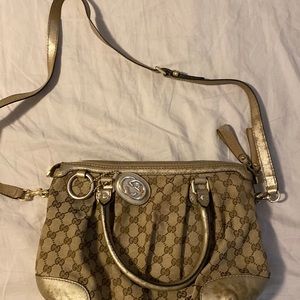 Ladies Gucci Handbag!!  Lots of life left!!